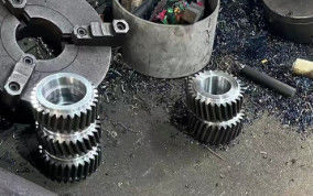 Cnc Pinion dan Pinion Shaft Gear yang disesuaikan ISO / CE